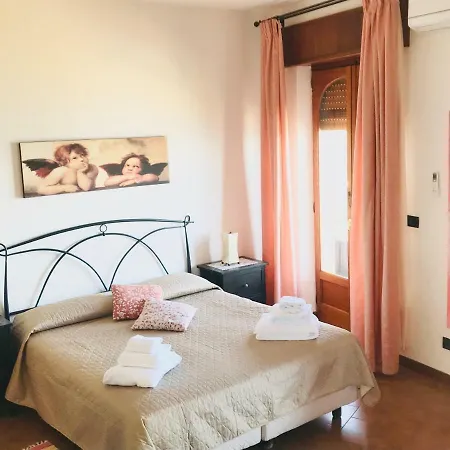 Regina Apartment *